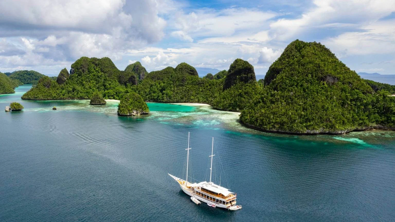 Segel Cruise Nord- & Zentral Raja Ampat & Kri Island Strandurlaub
